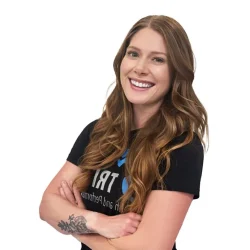 Leah-Headshot-01-e1732829765348